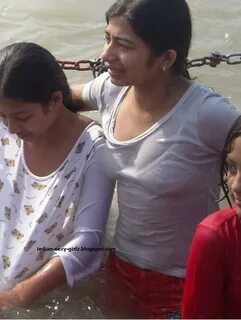 Girl Bathing In Ganga Nipple Visble Pics Indian Sexy Girlssexiezpix Web Por