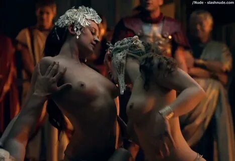 Extras Bring Extended Orgy Of Nude Women To Spartacus - Phot