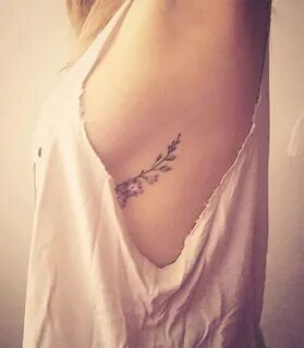 Sideboob tattoo новая модная тенденция татуировок среди деву