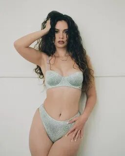 Сабрина Клаудио (Sabrina Claudio) в Instagram (апрель 2021) 