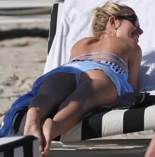 Paulina Gretzky Bikini Bottom Upskirt - Taxi Driver Movie