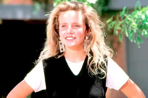 Can't Buy Me Love' actress Amanda Peterson dies, aged 43