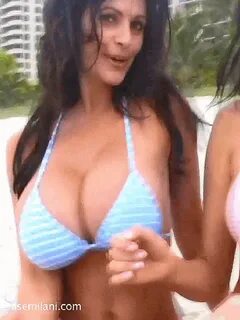 Denise Milani Sexy GIF - Denise Milani Sexy Smile - Descubre