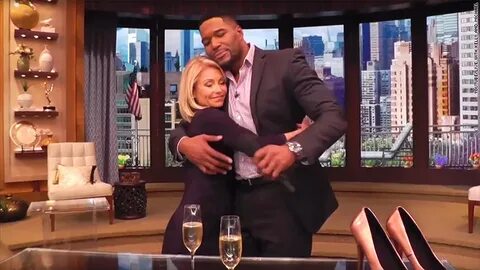 Michael Strahan signs off on 'Live,' ending awkward month wi