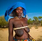 Голая Белая Женщина В Африке