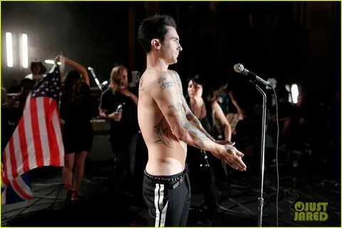 Adam Levine Debuts Giant New Back Tattoo of a Mermaid!: Phot