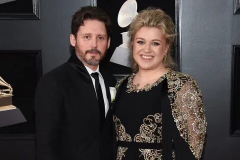 Why is Kelly Clarkson divorcing her husband? - Flipboard