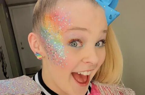 JoJo Siwa ditches ponytail and bow for stunning 'makeunder'