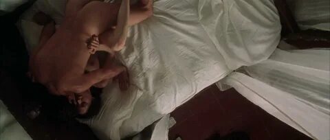 Angelina Jolie nude scene in Original Sin - PaparaZzi Oops! 