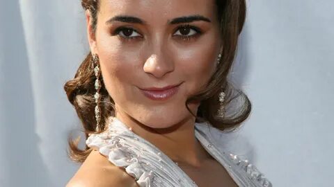 Free download Model Cote De Pablo wallpapers 7195 1280x1623 