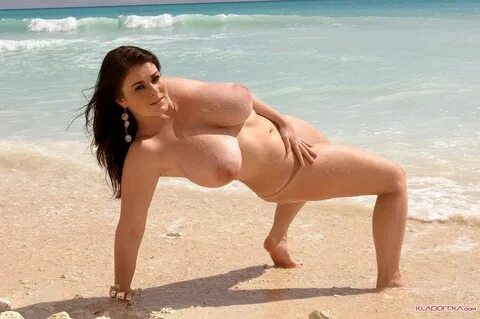 Пышные женщины на пляже (100 фото) - Порно фото голых девуше