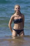 Brooke henderson bikini 🌈 36C Breast Size, Celebrities with 