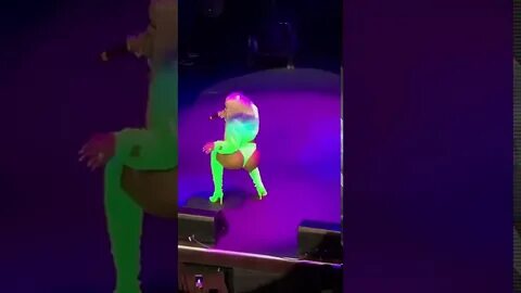 CARDI B TWERKING ON DRUGS - YouTube