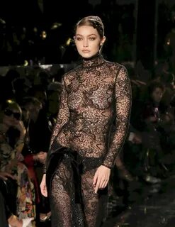 Gigi Hadid Flaunts Her Nude Tits at the Fashion Show (22 Pho