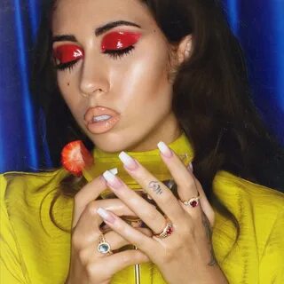 макияж, изоляция и kali uchis - картинка #6193145 на Favim.r