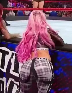 AEW BABES в Твиттере: "LIVin it up with that view 👀 🍑