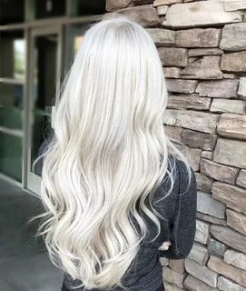 Icy blonde! @BalayagedbyBelle Couleur cheveux tendance, Coul