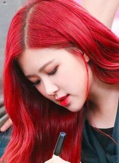2.11% on Twitter Rosé red hair, Red hair, Girls with red hai