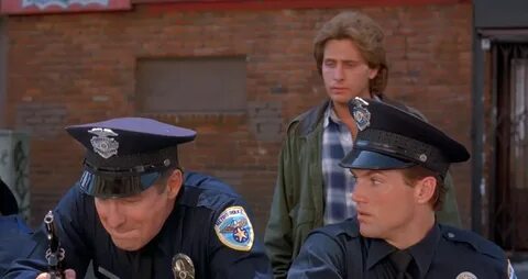 Заряженное оружие 1 (1993) - Phil Hartman as Comic Cop - IMD