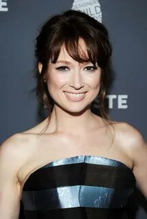 More Pics of Ellie Kemper Bobby Pinned Updo (4 of 7) - Ellie