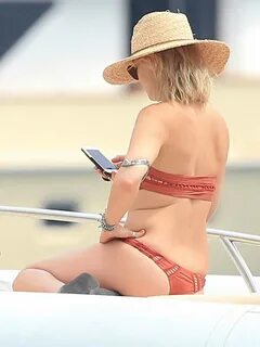 Kate Hudson in Bikini 2016 -12 GotCeleb