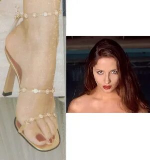 Regina Hall Feet (4 images) - celebrity-feet.com