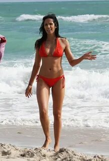 Padma Lakshmi is in a bikini - 12thBlog