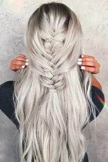 Trendy Blonde Hair Colors And Several Style Ideas To Try In 