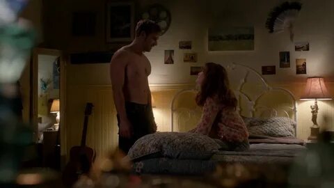 ausCAPS: Max Thieriot shirtless in Bates Motel 4-05 "Refract