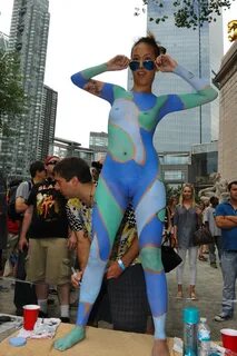 Photo: AOP 3947 NYC Bodypainting Day album FashionStock.com 