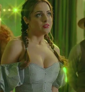Liz Gillies' tits look so soft here, I just want ... JerkOff
