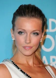 Katie Cassidy False Eyelashes - Katie Cassidy Makeup Looks -