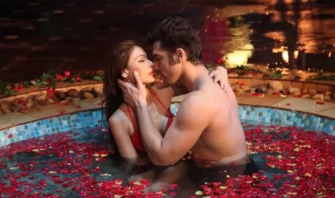 romantic kiss Full HD bollywood actress wallpapers, download