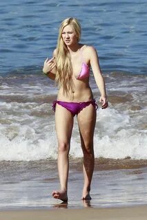 Ava Sambora in a Bikini - Paddle Boarding With Her Friends i