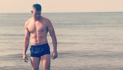 Russell Tovey, nuove foto social in costume - Spetteguless