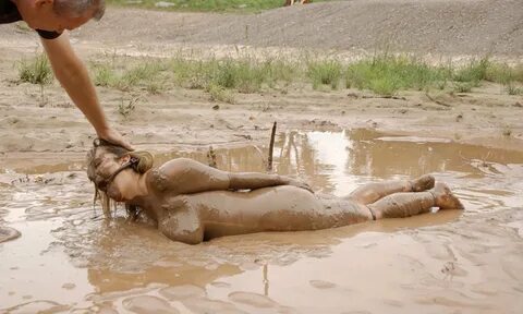 Голые девки в грязи (81 фото) - порно фото