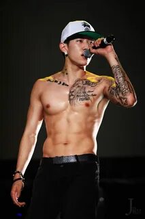 Wow! Jay Park Showing Off His Sexy Abs on Stage! Channel-K