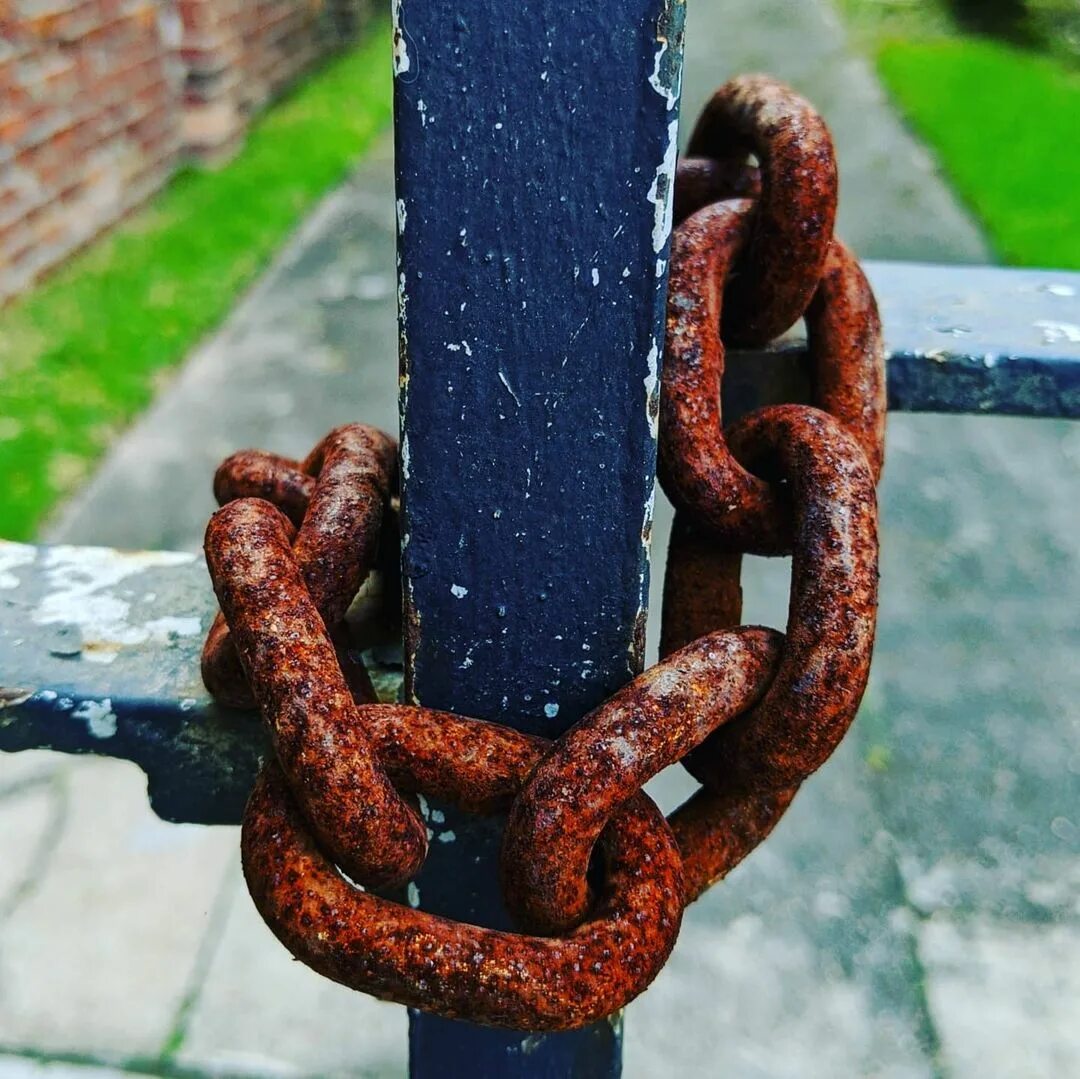The chains that rust фото 79