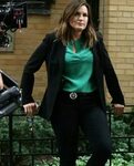 Olivia Benson (Mariska Hargitay) Green keyhole blouse Law an