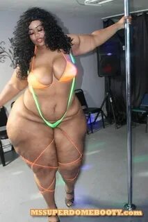 Big girl fashion, Big black woman, Voluptuous curves