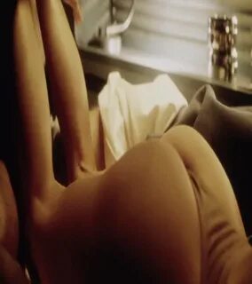 kim flowers sexy - alien resurrection (1997) 1080p (image 1)