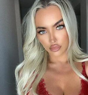 Lindsey Pelas Age, Wiki, Height, Family, Boyfriend, Net Wort