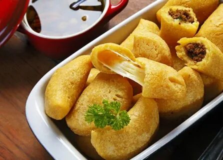 Receta de empanadas de yuca con queso - Unareceta.com