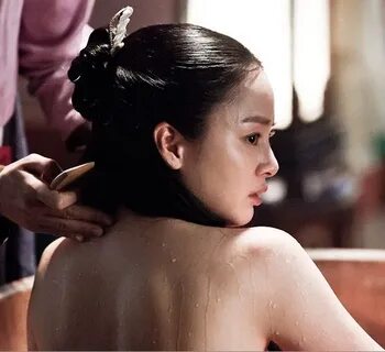 Kim Tae Hee hốt hoảng vì bị Yoo Ah In đè ngửa - Phim châu á 