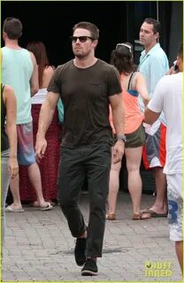 Stephen Amell: Kitsilano Food Run!: Photo 2704758 Pictures J