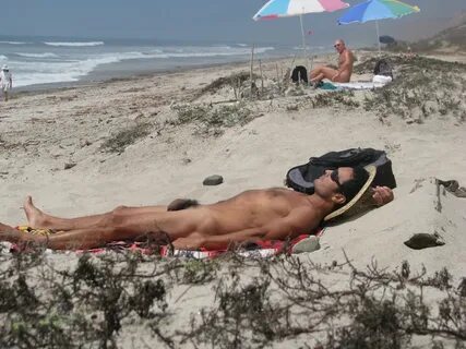 Guys From Behind: Being a voyeur at the nude beach