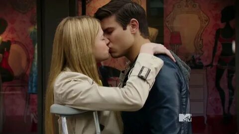 Degrassi S13 Drew & Becky Kissing Scenes - YouTube