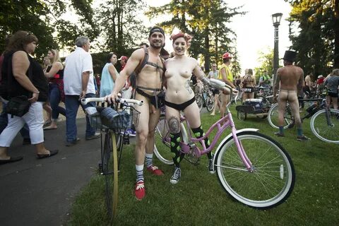 Booties and Banana Hammocks: Photos from the World Naked Bik