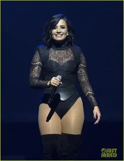 Demi Lovato & Nick Jonas Bring Out Special Guests Jamie Foxx