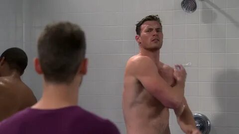 Derek Theler as Danny Wheeler shirtless in Baby Daddy 4 × 03